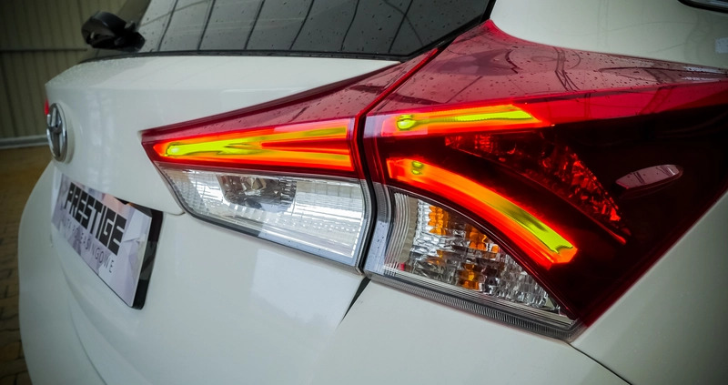 Toyota Auris cena 65500 przebieg: 88500, rok produkcji 2018 z Lubartów małe 37